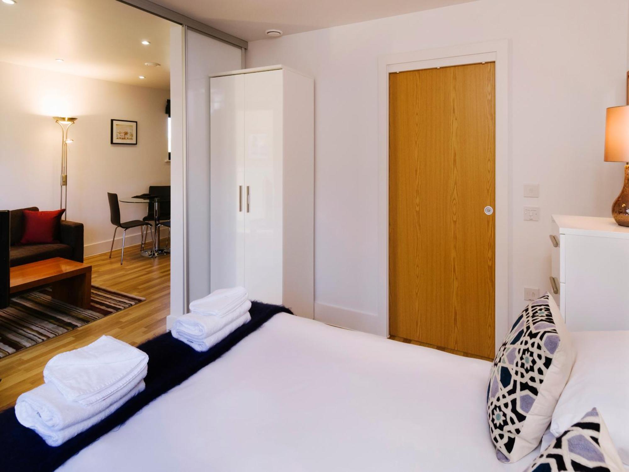 Your Space Apartments - Eden House CBG Εξωτερικό φωτογραφία
