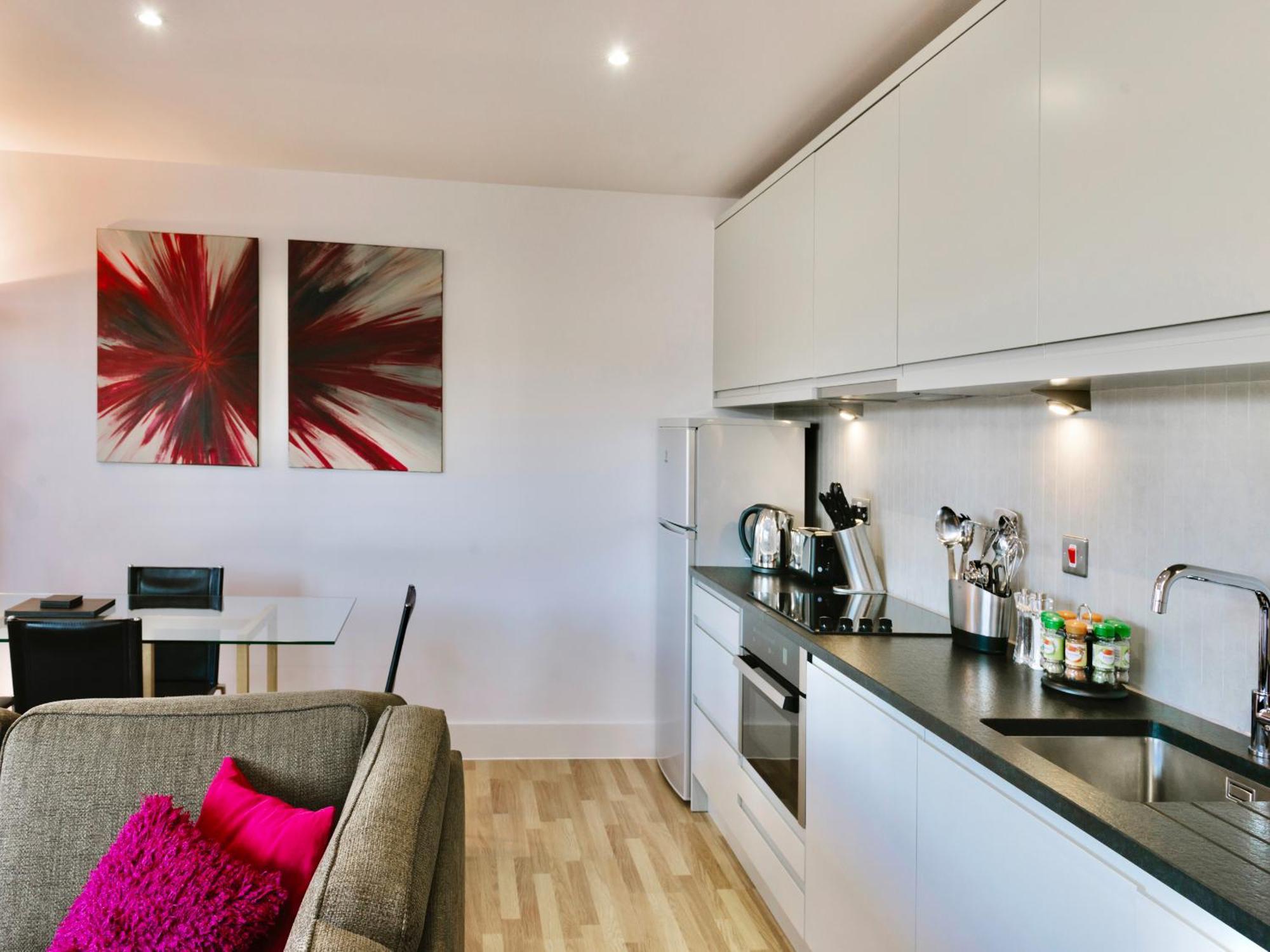 Your Space Apartments - Eden House CBG Εξωτερικό φωτογραφία