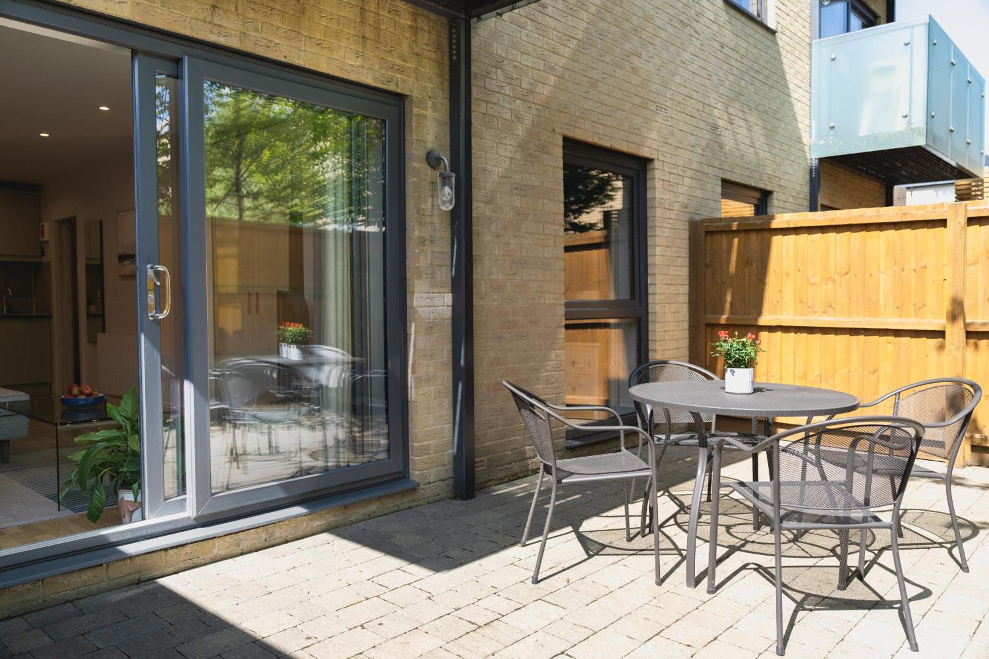 Your Space Apartments - Eden House CBG Εξωτερικό φωτογραφία