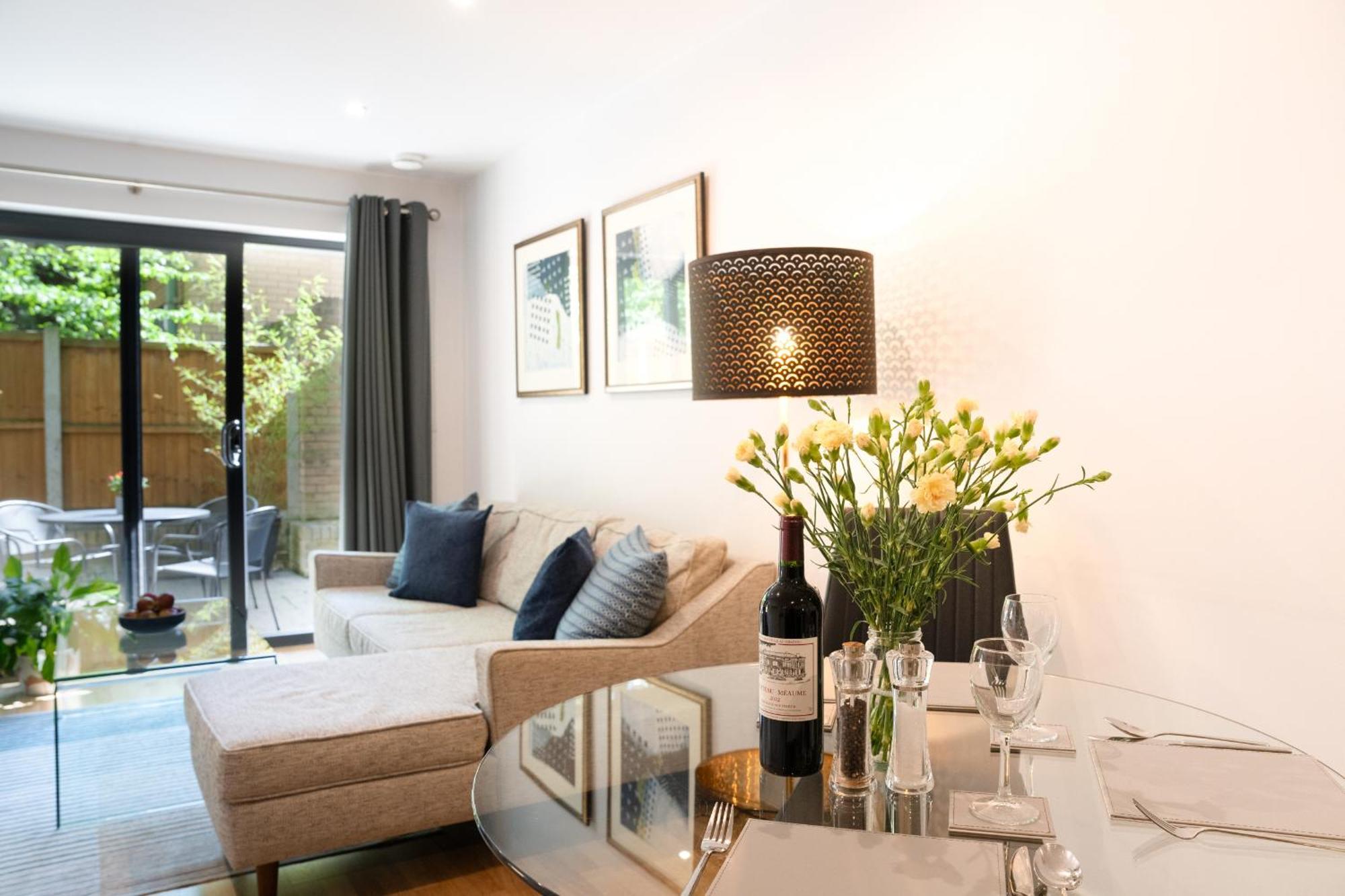 Your Space Apartments - Eden House CBG Εξωτερικό φωτογραφία